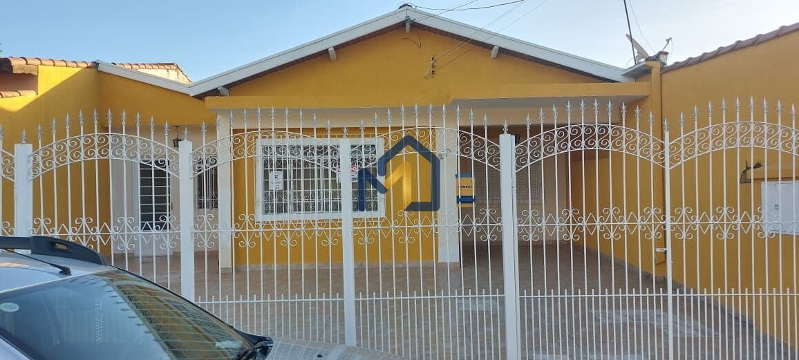 CASA A VENDA COM 200M², 5 DORMITORIOS, 2 BANHEIROS, 2 VAGAS - BAIRRO VILA TATETUBA - SÃO JOSÉ DOS CAMPOS/SP.