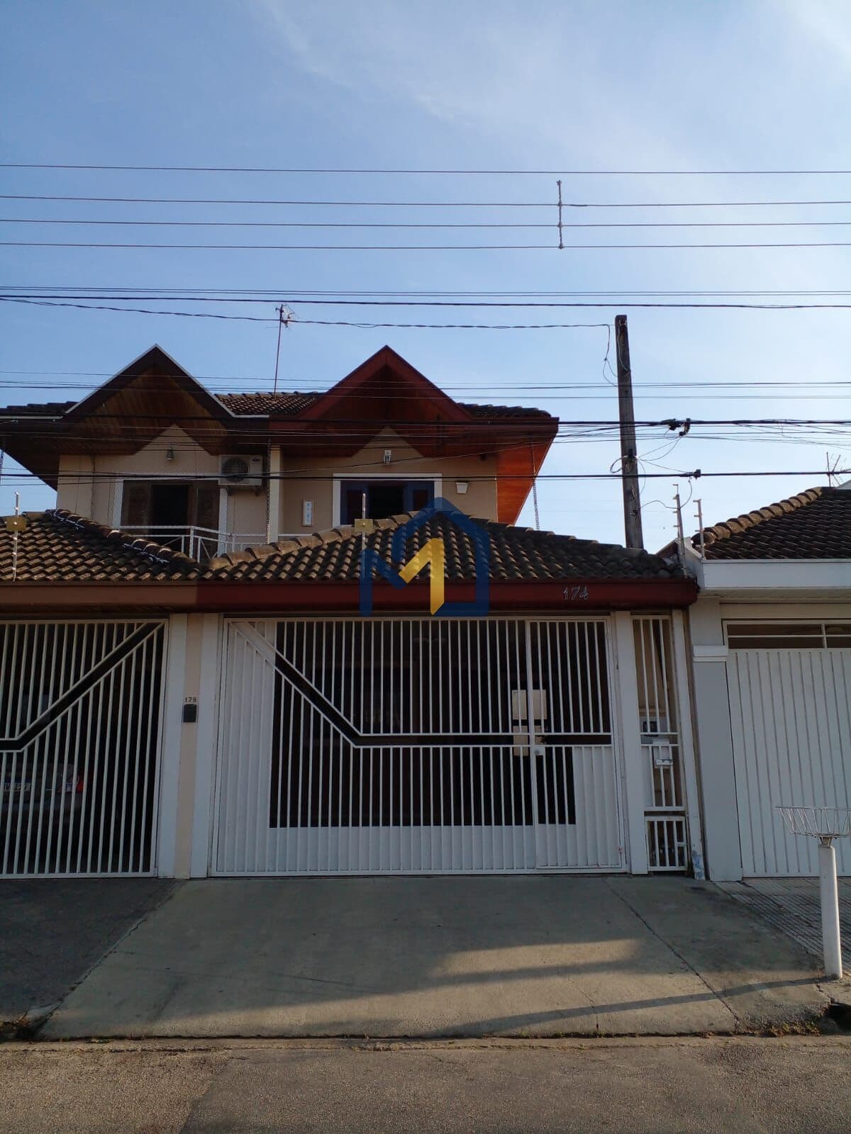 SOBRADO À VENDA NO JARDIM DAS INDÚSTRIAS EM SÃO JOSÉ DOS CAMPOS/SP