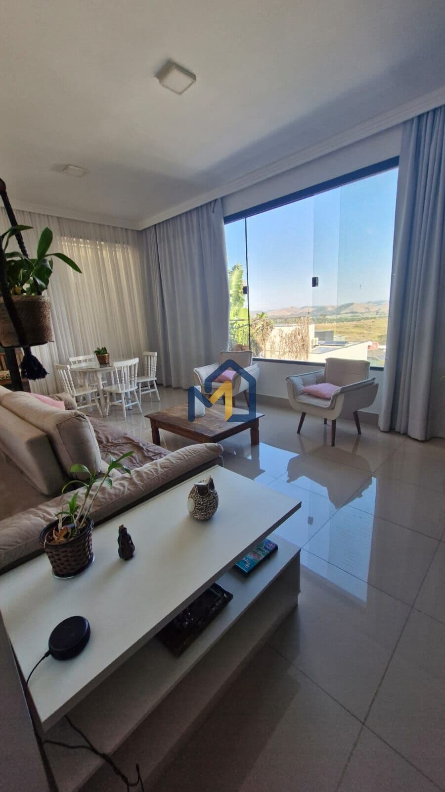 Sobrado Alto Padrão com 5 Suítes e Piscina no Residencial Jaguary – Urbanova
