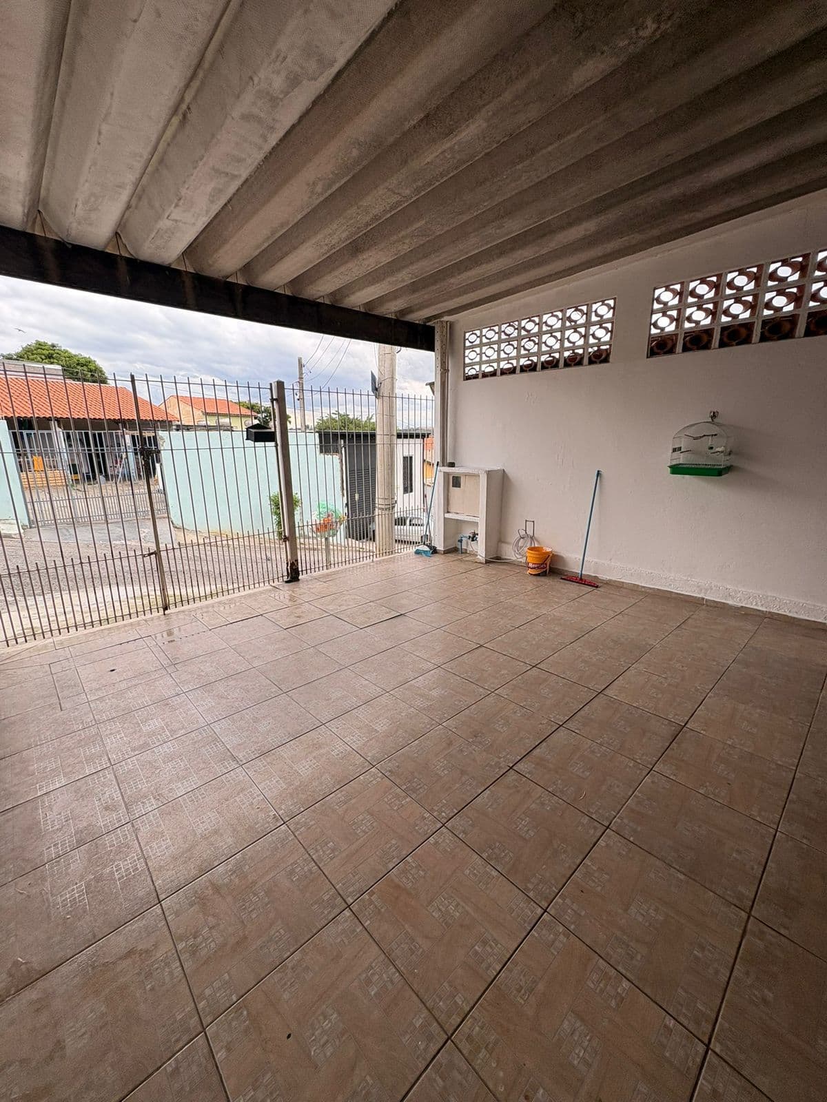 CASA À VENDA RESIDENCIAL SÃO FRANCISCO SJC 3 DORMITÓRIOS COM GARAGEM COBERTA E FÁCIL ACESSO