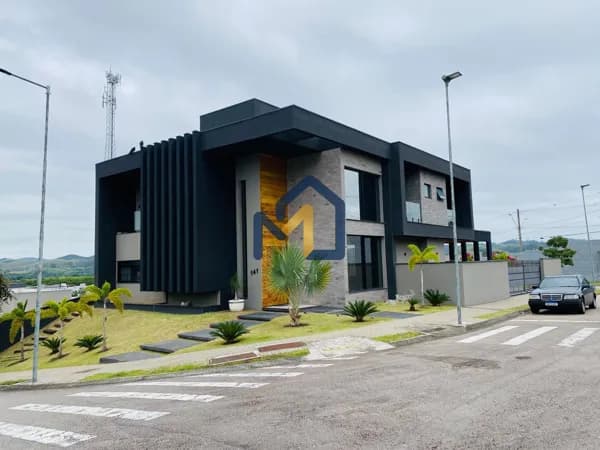 Casa à Venda no Condomínio Colinas do Parathey Sul – Urbanova | 3 Suítes | 600m² de Terreno | Vista para a Serra da Mantiqueira