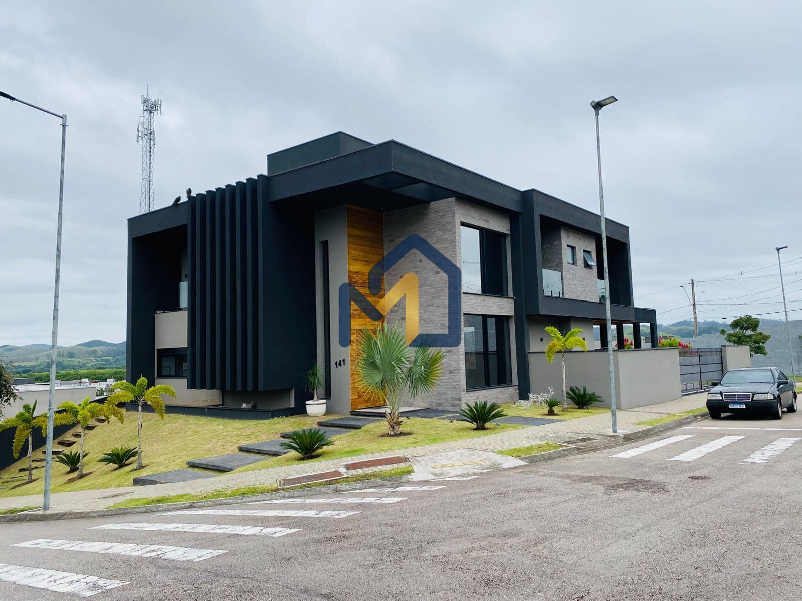 Casa à Venda no Condomínio Colinas do Parathey Sul – Urbanova | 3 Suítes | 600m² de Terreno | Vista para a Serra da Mantiqueira