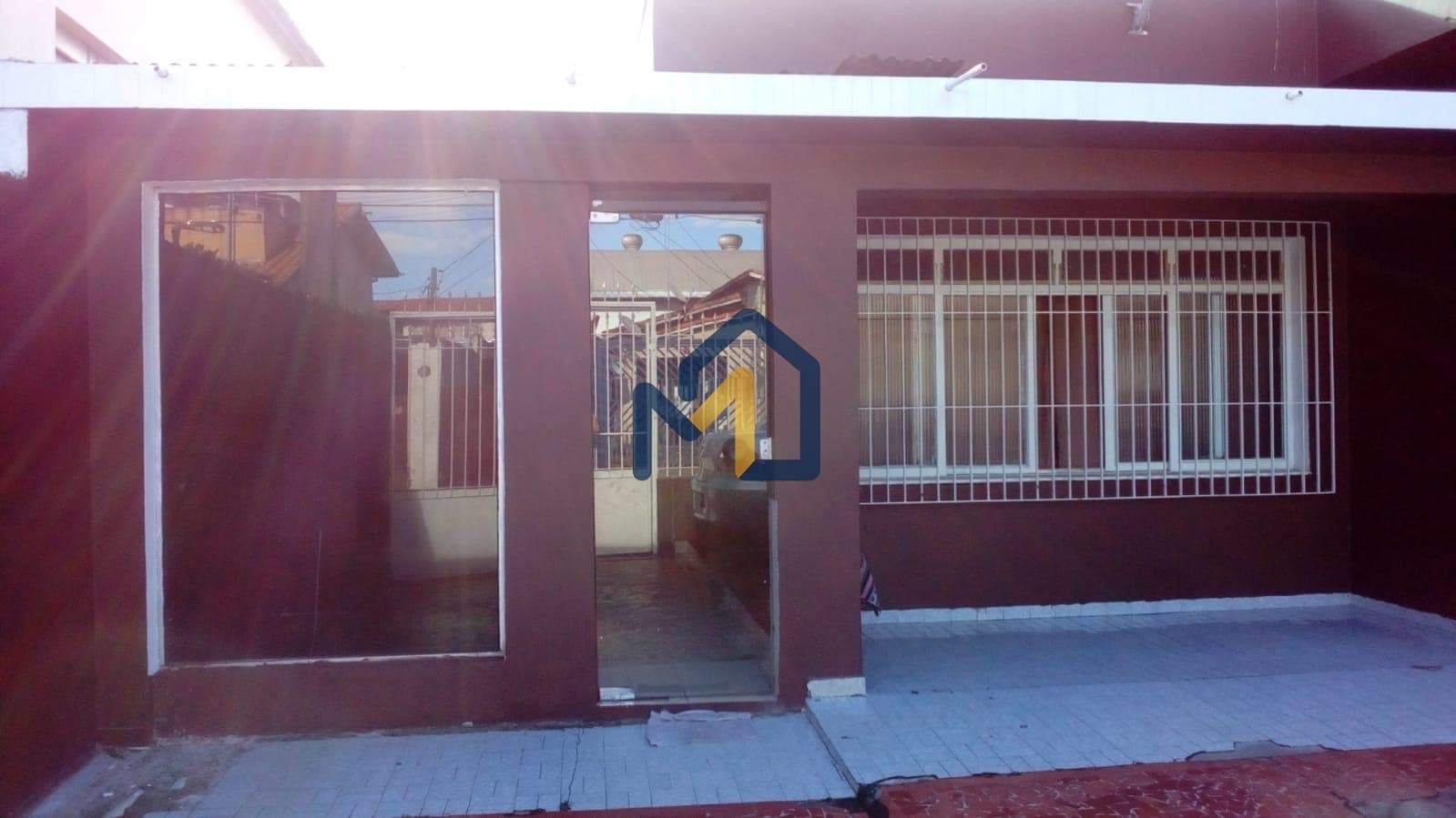 CASA A VENDA NO JARDIM AEROPORTO COM 6 DORMITORIOS, 3 BANHEIROS, 5 VAGAS,390M², SÃO JOSÉ DOS CAMPOS/SP.