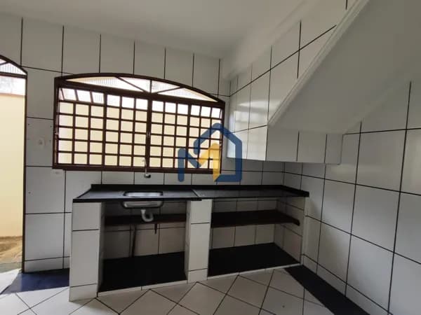 SOBRADO A VENDA, BAIRRO PARQUE AEROPORTO - TAUBATÉ, 4 DORMITORIOS 1 SENDO SUITE, 2 VAGAS DE GARAGEM, TAUBATÉ/SP