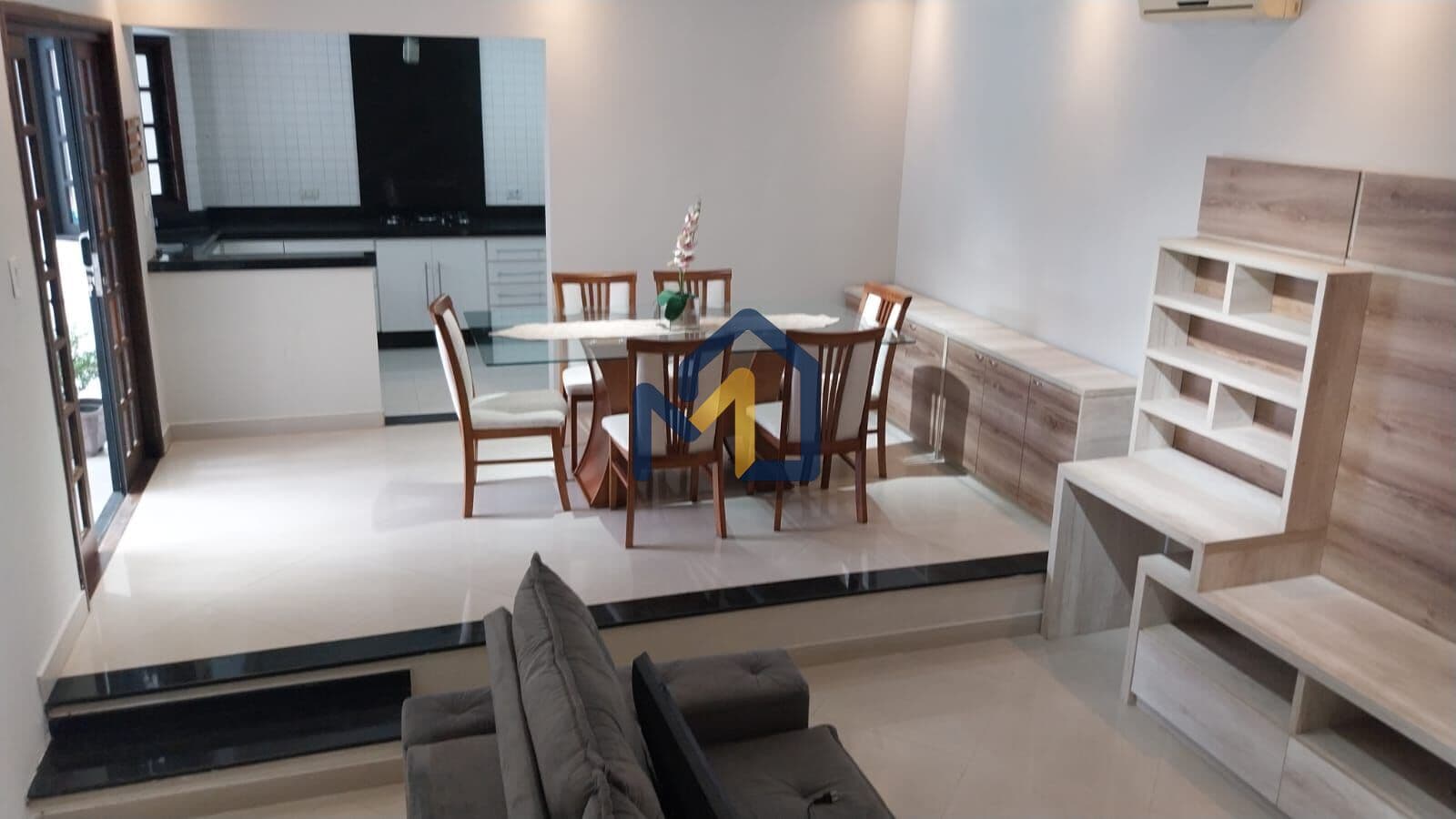 Casa na melhor localização do Jardim das Indústrias com piscina e área gourmet