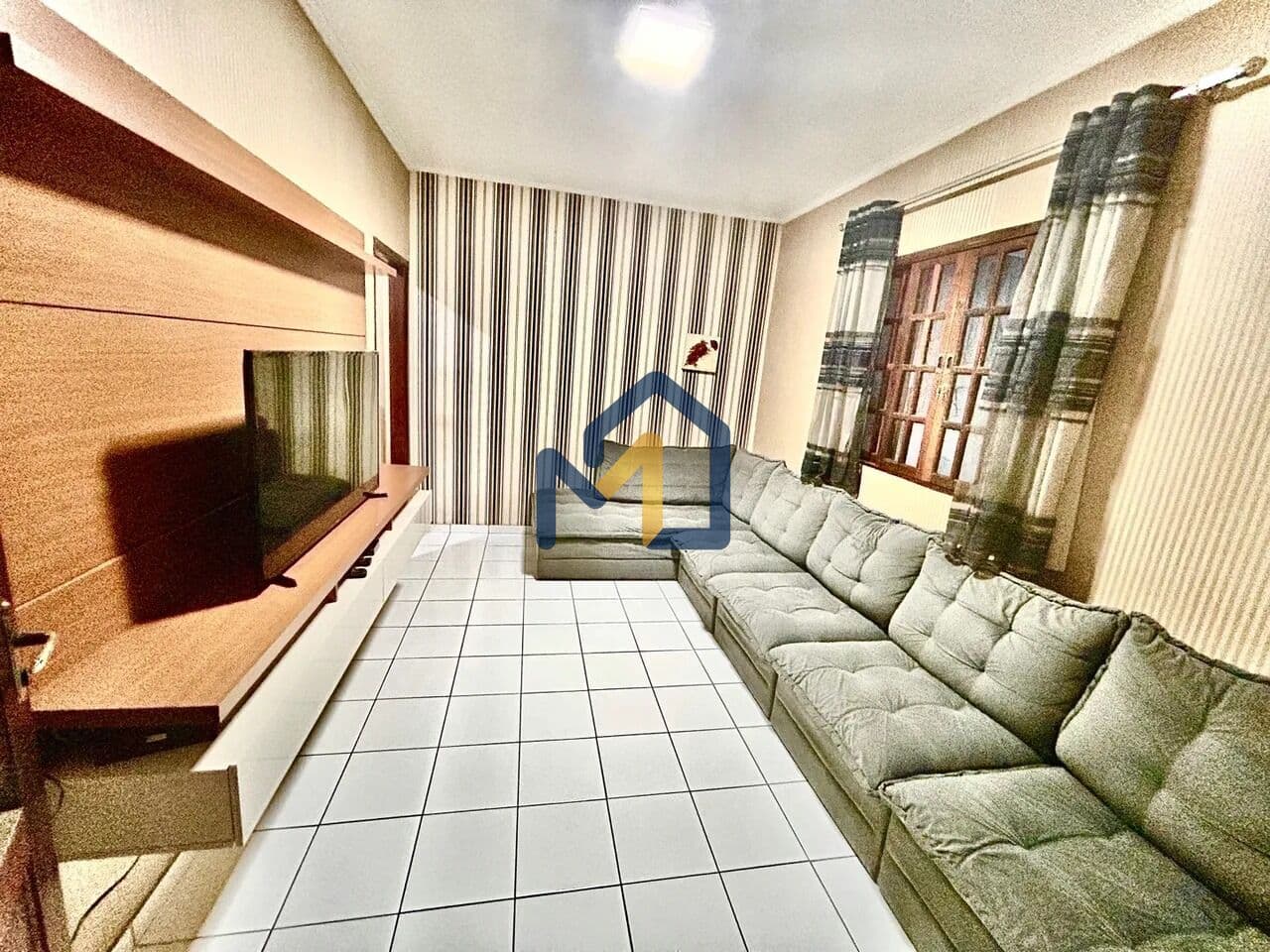 CASA À VENDA NO JD. AMÉRICA EM SÃO JOSÉ DOS CAMPOS / SP