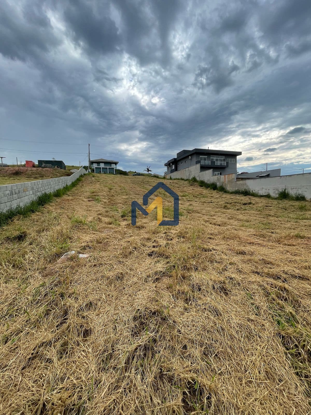 TERRENO DE 1200M² EM CONDOMÍNIO FECHADO À VENDA | CAÇAPAVA/SP