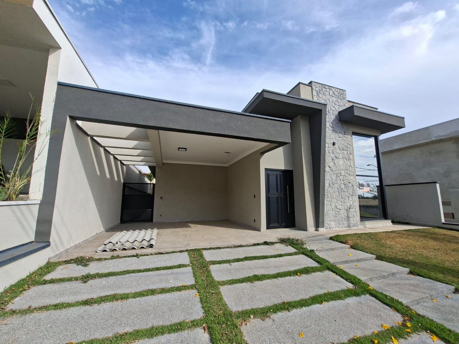CASA TÉRREA EM CONDOMÍNIO FECHADO, CAÇAPAVA/SP
