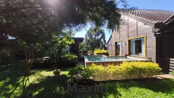 Casa em Condomínio Fechado!