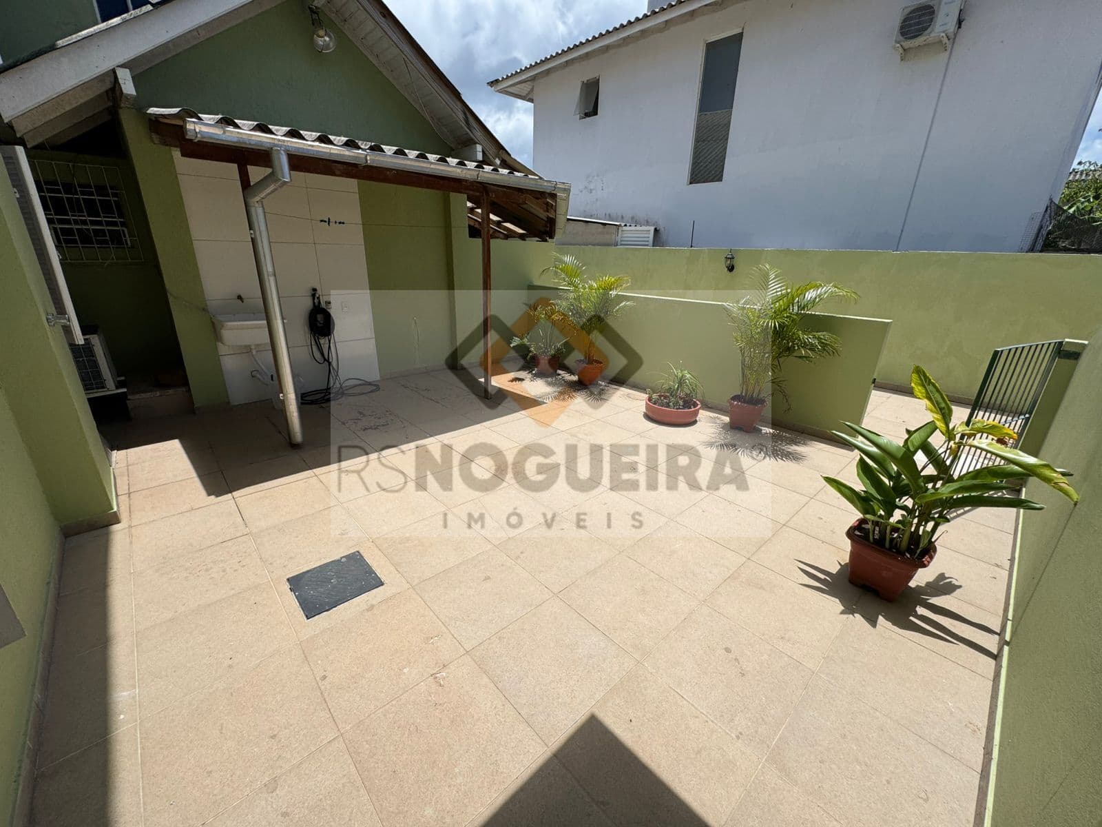 Casa 2 dormitórios