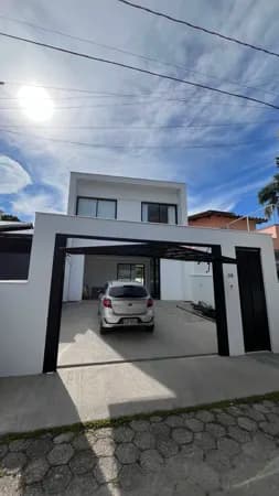 Casa Sobrado em Ponta de Baixo, São José/SC