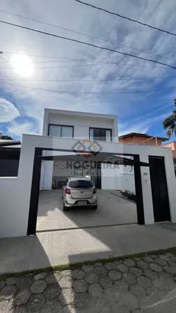 Casa Sobrado em Ponta de Baixo, São José/SC