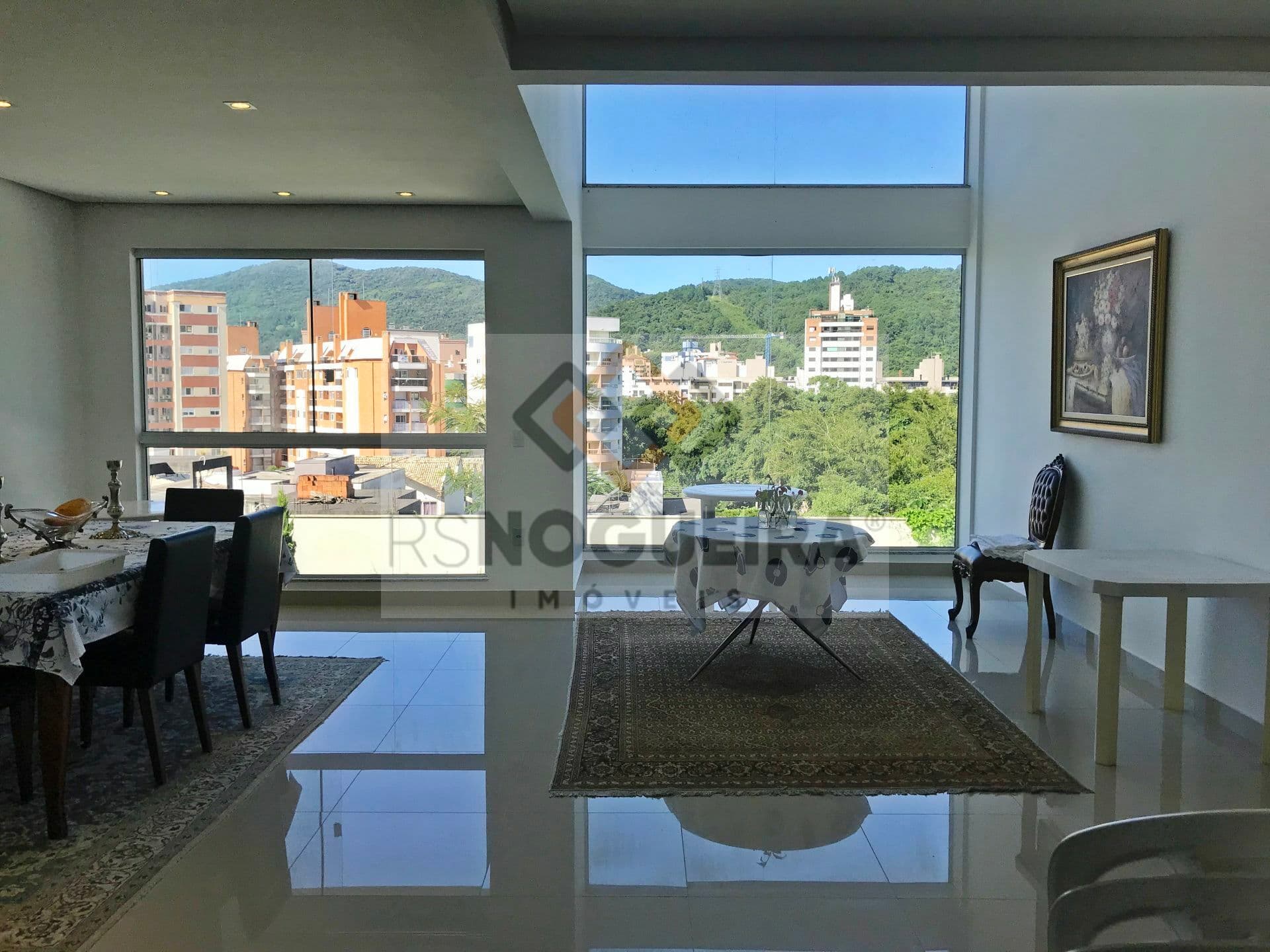 Casa Alto Padrão em Córrego Grande, Florianópolis/SC