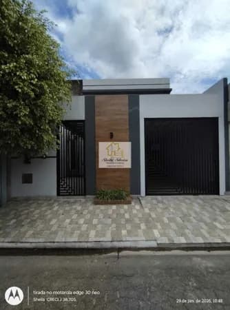 Sobrado com 3 dormitórios garagem coberta