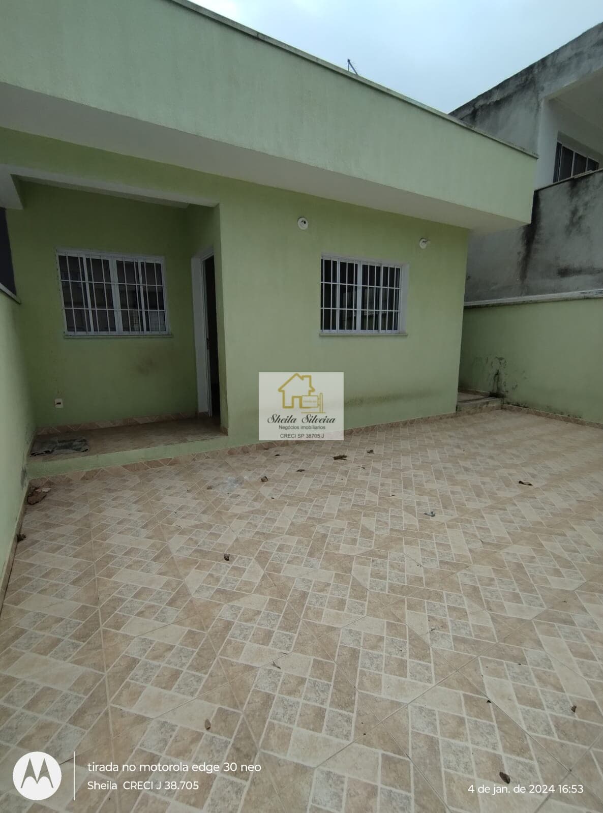 Casa em Condomínio Fechado, 2 quartos, cozinha, sala e 2 vagas