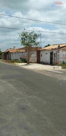 Terreno com 3 Casa Mista
