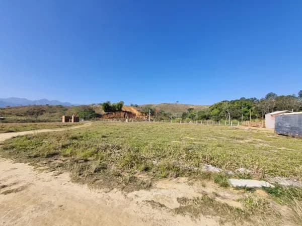 Fazenda/Sítios/Chácaras em Lavrinhas - Centro