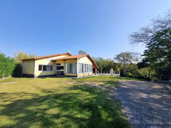 Fazenda/Sítios/Chácaras em Lavrinhas - Centro