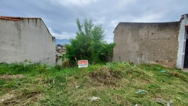 Lote/Terreno em Cruzeiro - Jardim São José