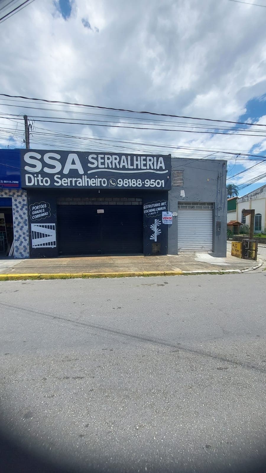 Sala/Conjunto em Lavrinhas - Centro