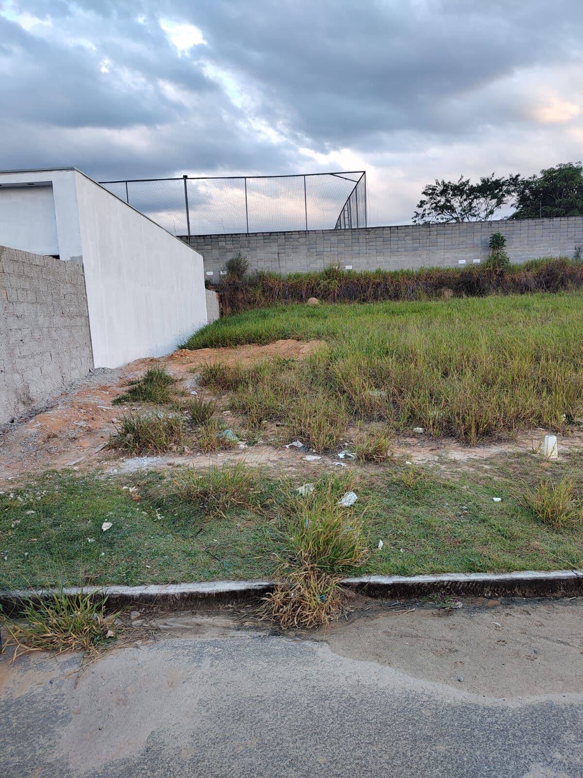 Lote/Terreno em Lorena - Vila Geny