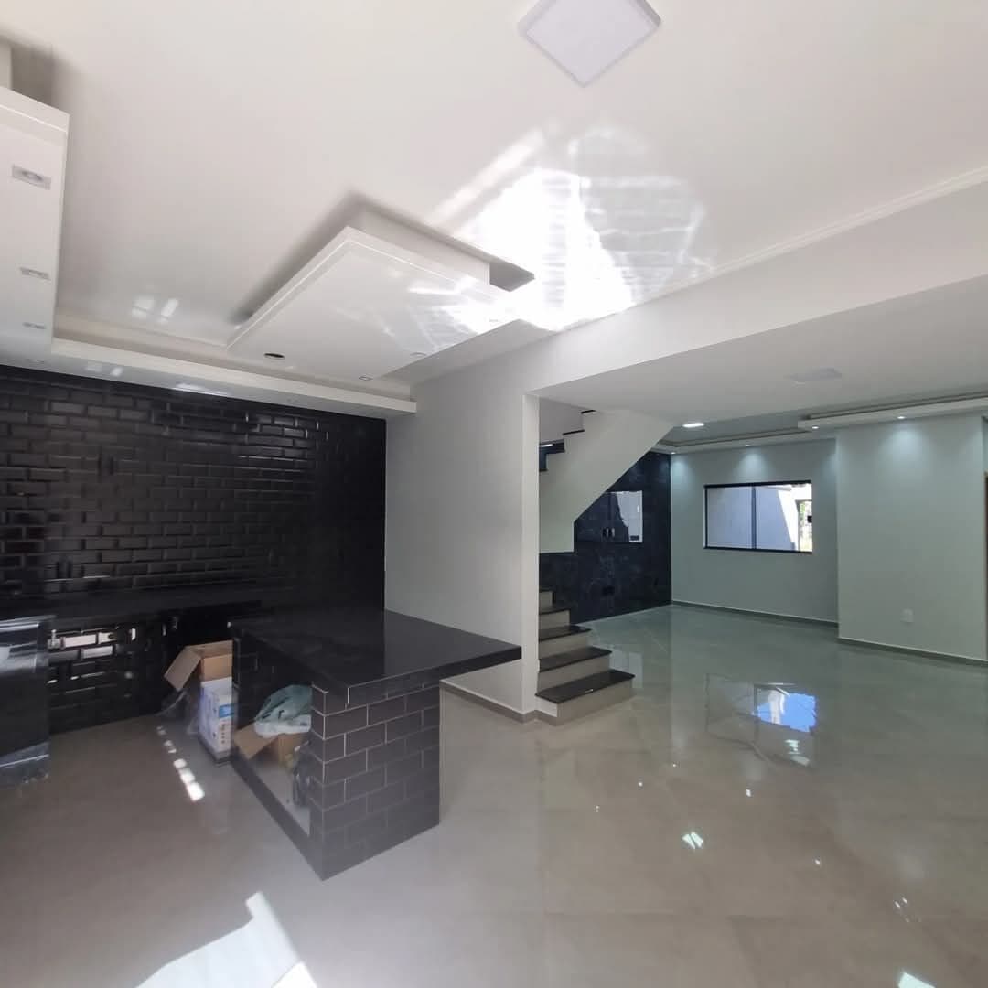 Sobrado em Cruzeiro - Vila Regina Célia