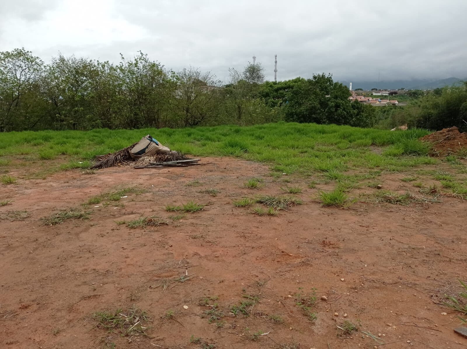 Lote/Terreno em Lavrinhas - Centro
