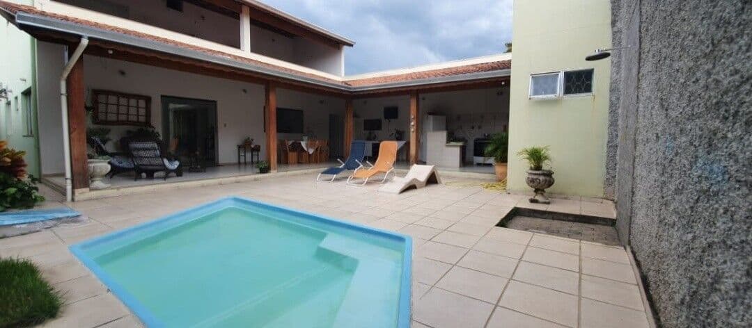Casa em Cruzeiro - Vila Canevari