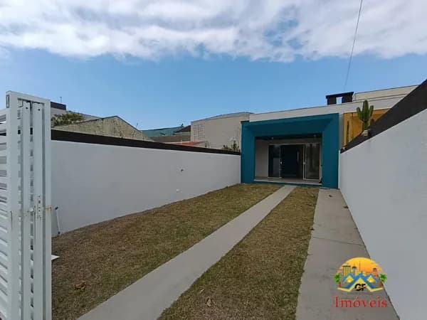 Casa Nova à Poucos passos do Mar - Balneário Perequê em Matinhos/PR
