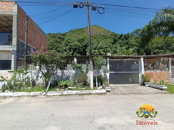 Casa à Venda Próximo ao Centro de Matinhos/PR