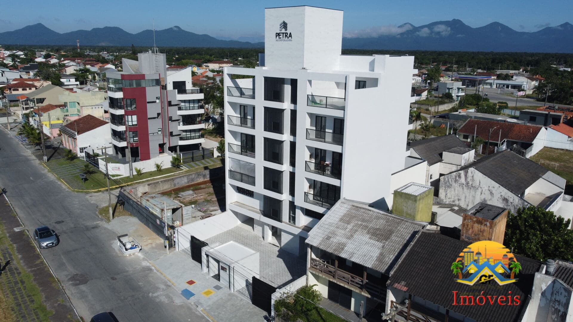 Prédio de frente Mar – Vende-se Última Unidade - Apartamento Novo em Matinhos/PR - Ipacaraí