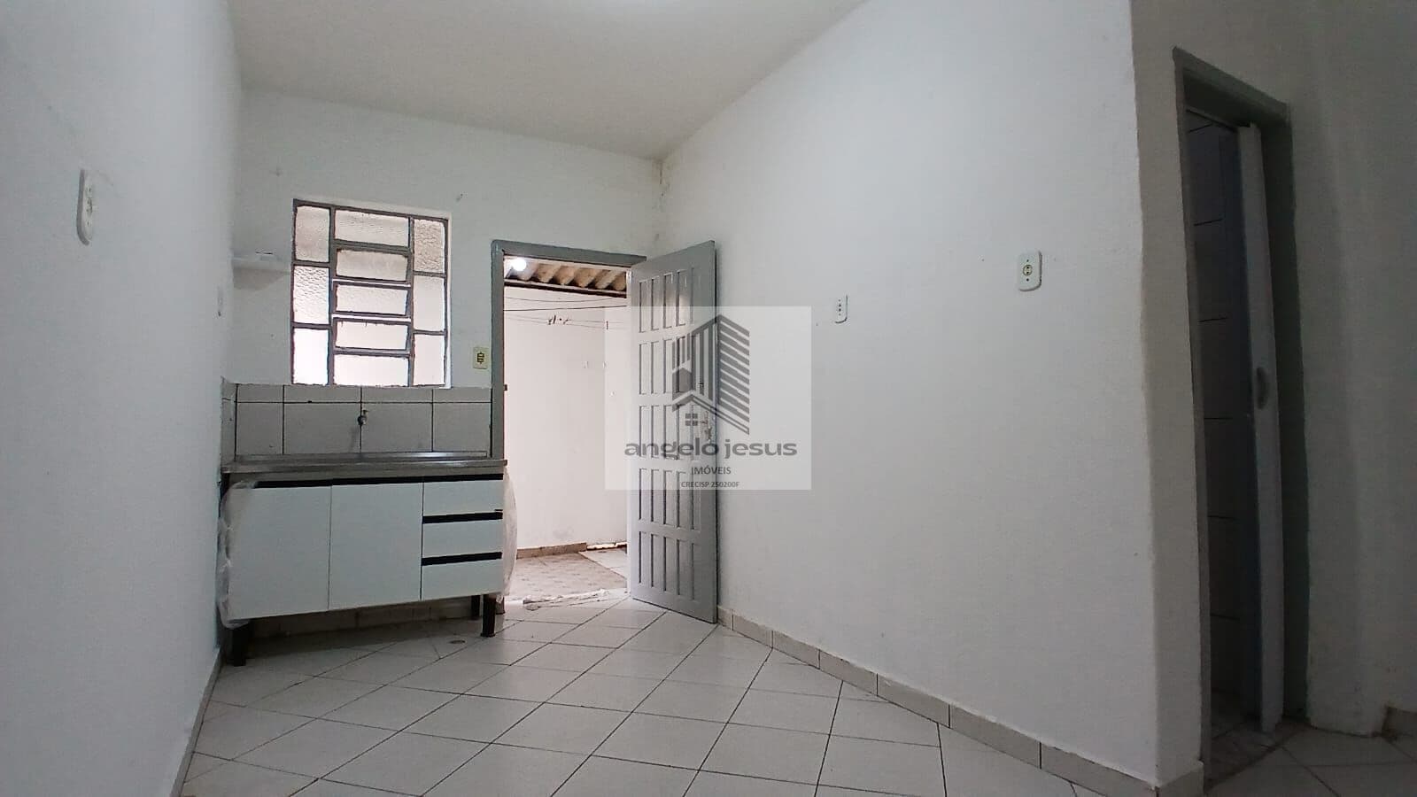Casa 01 Quarto, Sala e Cozinha.