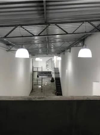 Galpão Logístico 265m², 03 Banheiros.