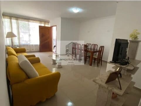Casa 241m², 03 Dormitórios, 01 Vaga.