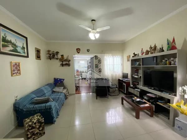 Sobrado Padrão 210m², 05 Dormitórios, 02 Vagas.