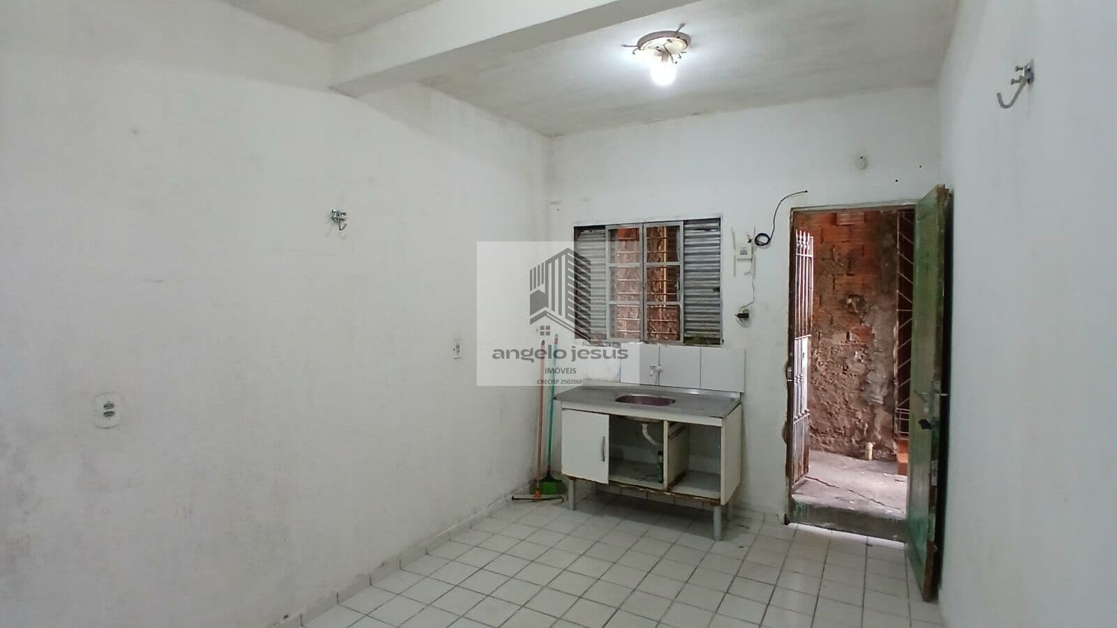 QUARTO COM BANHEIRO