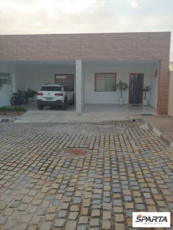 Casa em Feira de Santana - Papagaio