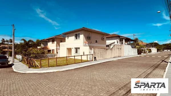 Sobrado em Camaçari - Abrantes