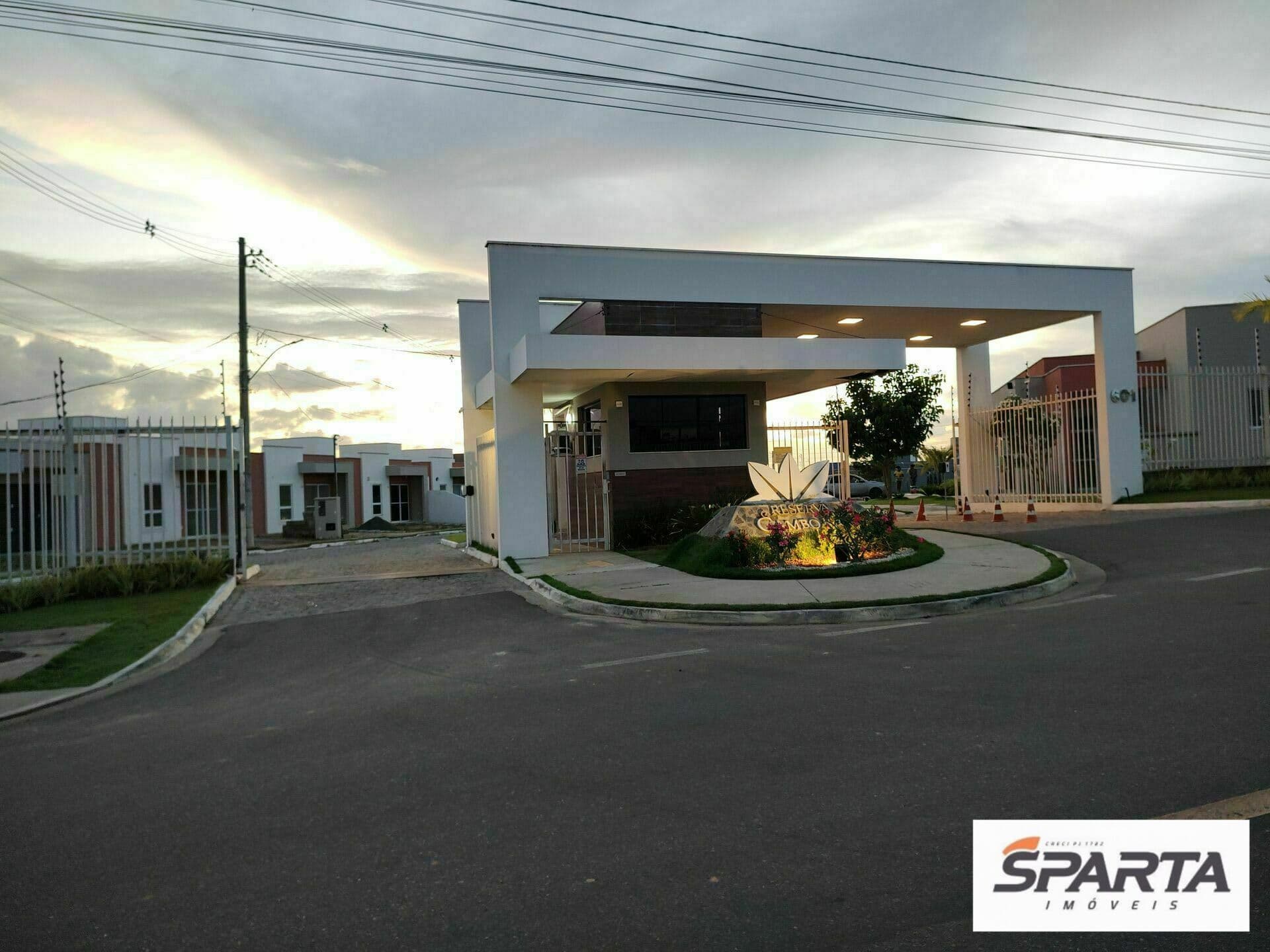 Casa de Condomínio em Feira de Santana - Jardim Brasil