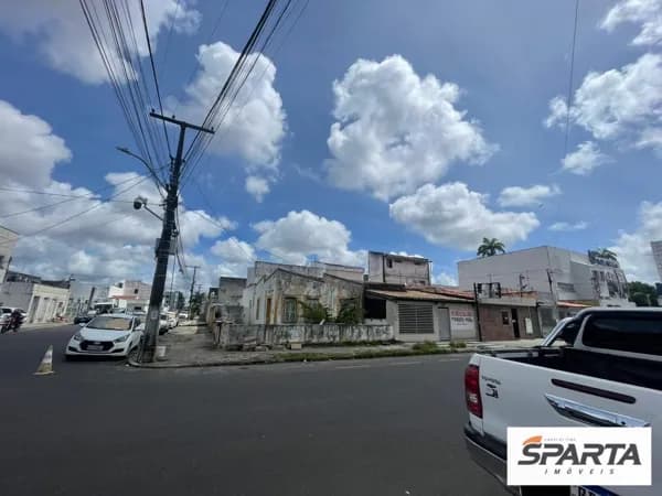 Casa á Venda na Kalilândia - Excelente Vertente Comercial