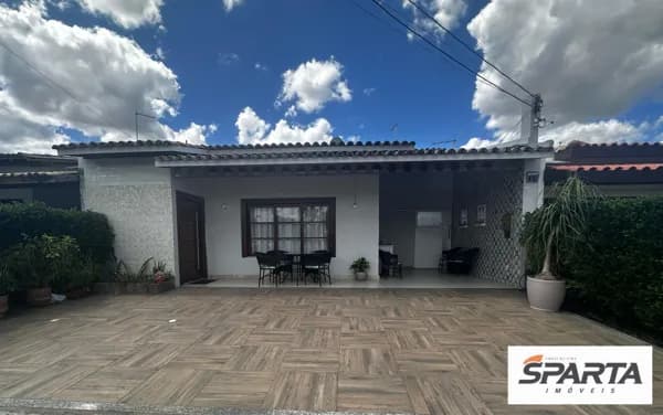 Casa em Condomínio com 3 suítes no Delta Ville