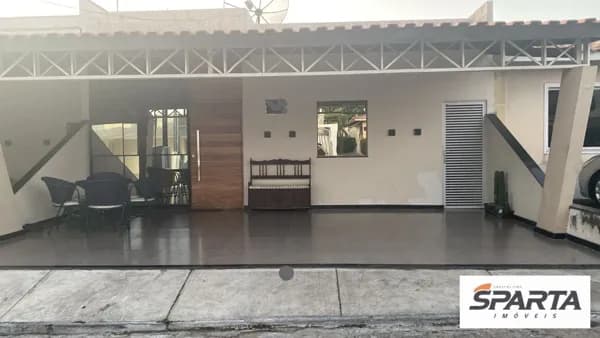 Casa em Condomínio com três suítes no Sobradinho