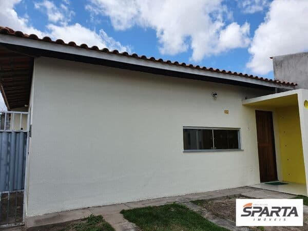 Casa de Condomínio em Feira de Santana - Lagoa Salgada