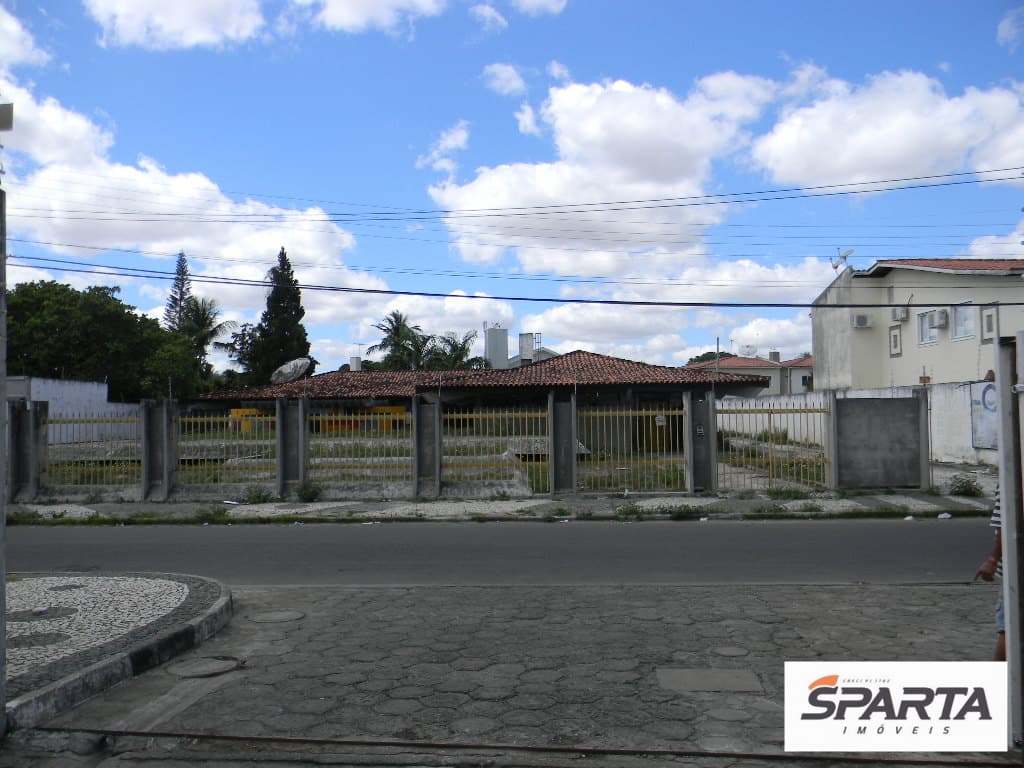 Terreno à Venda na Santa Mônica.