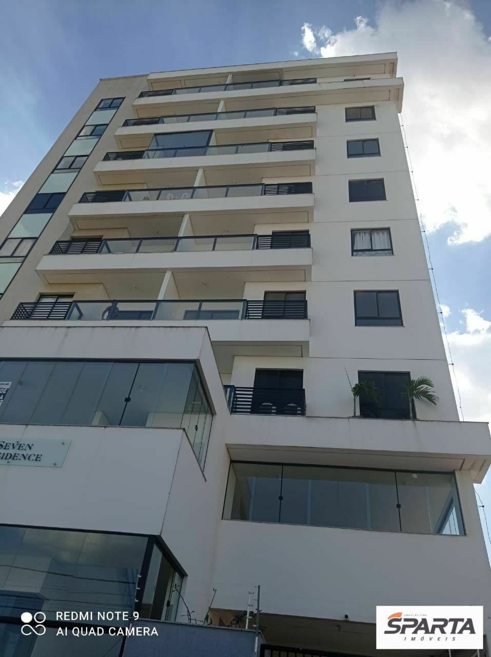 Apartamento 2 quartos, 1 suite, lavabo, sala , cozinha , área de serviço