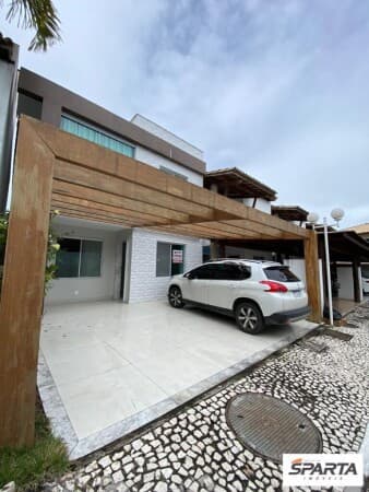 Casa de Condomínio em Feira de Santana - Tomba