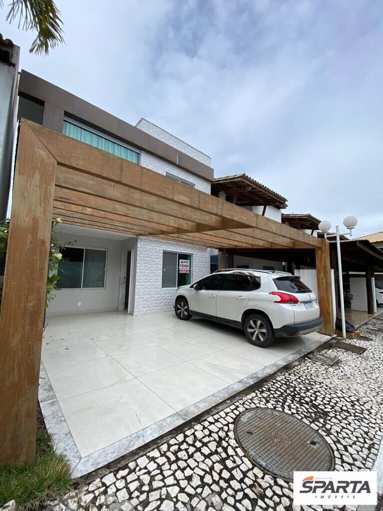 Casa de Condomínio em Feira de Santana - Tomba