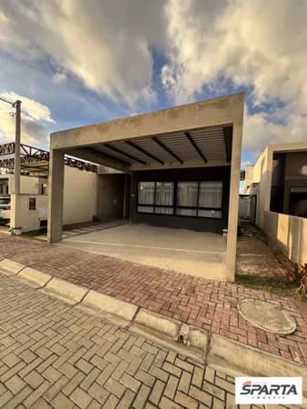 Casa de Condomínio em Feira de Santana - Registro