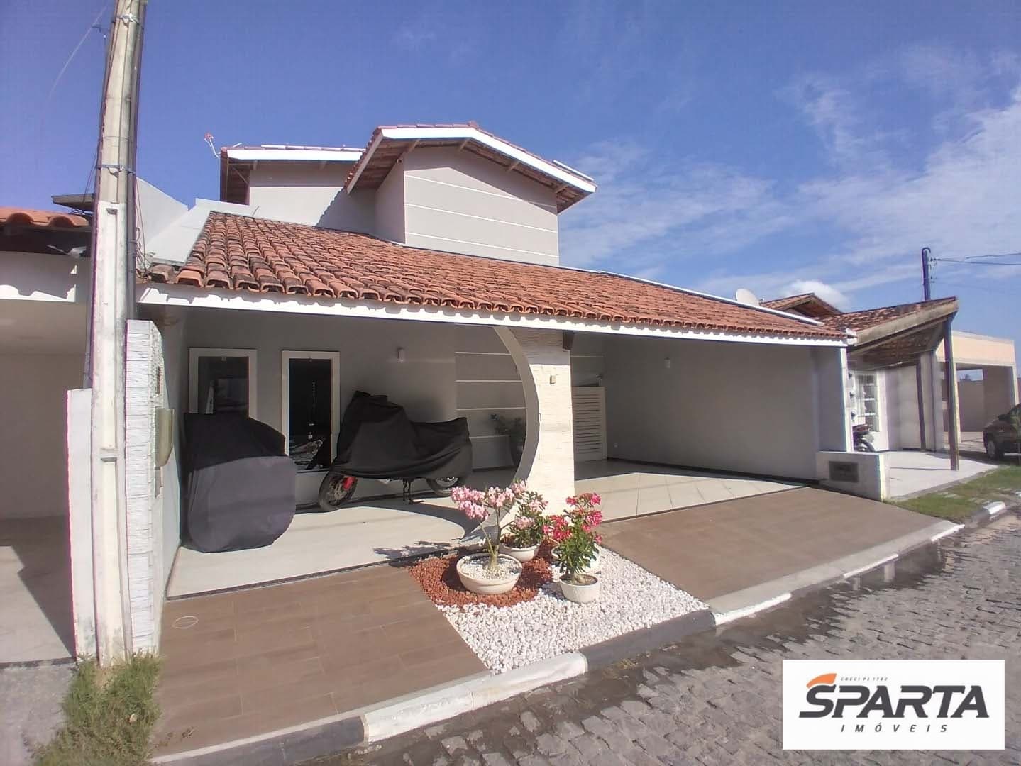 Casa Duplex semi mobiliada em condomínio fechado – Próxima à Avenida Fraga Maia