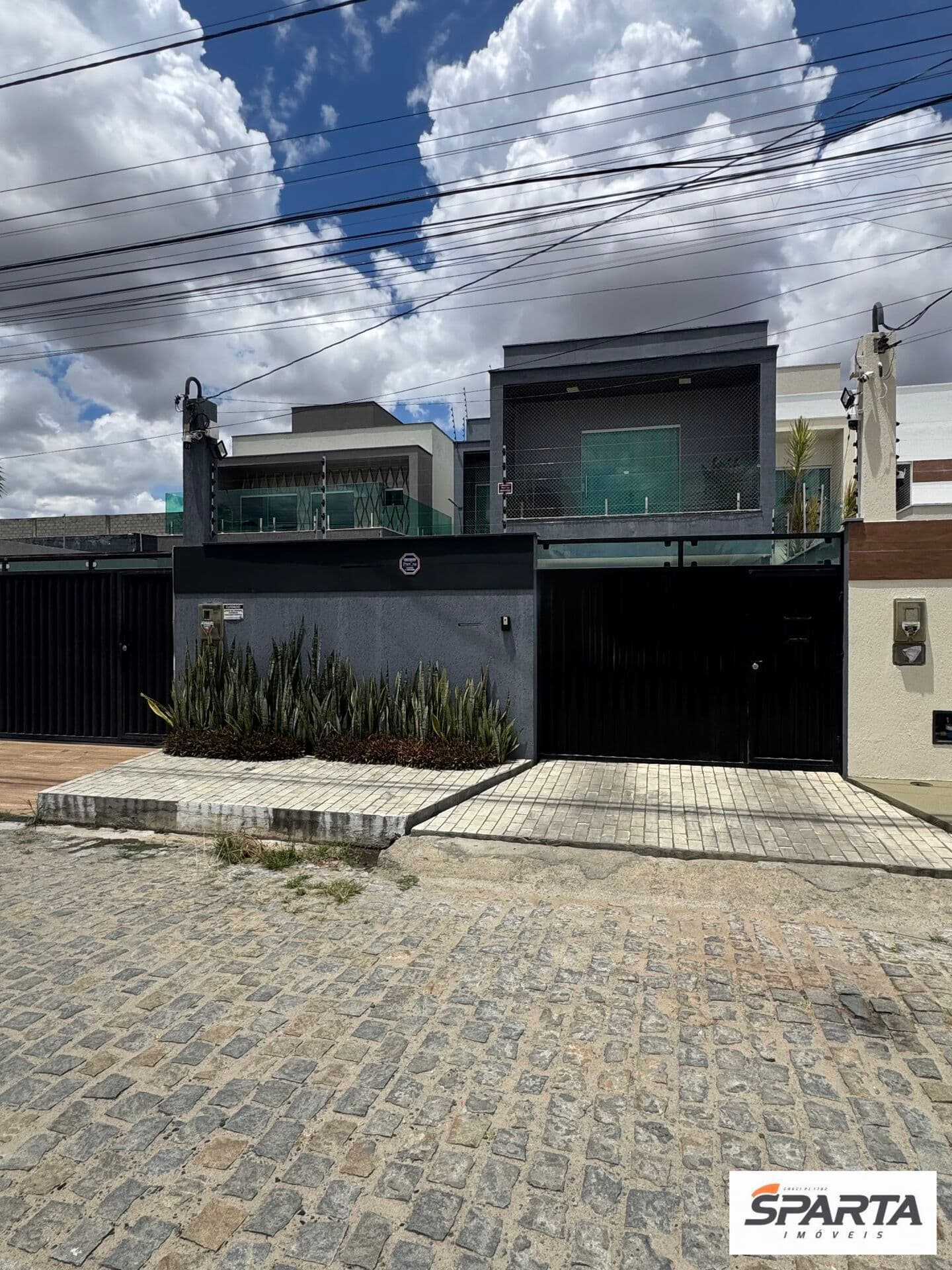 Sobrado em Feira de Santana - Sim